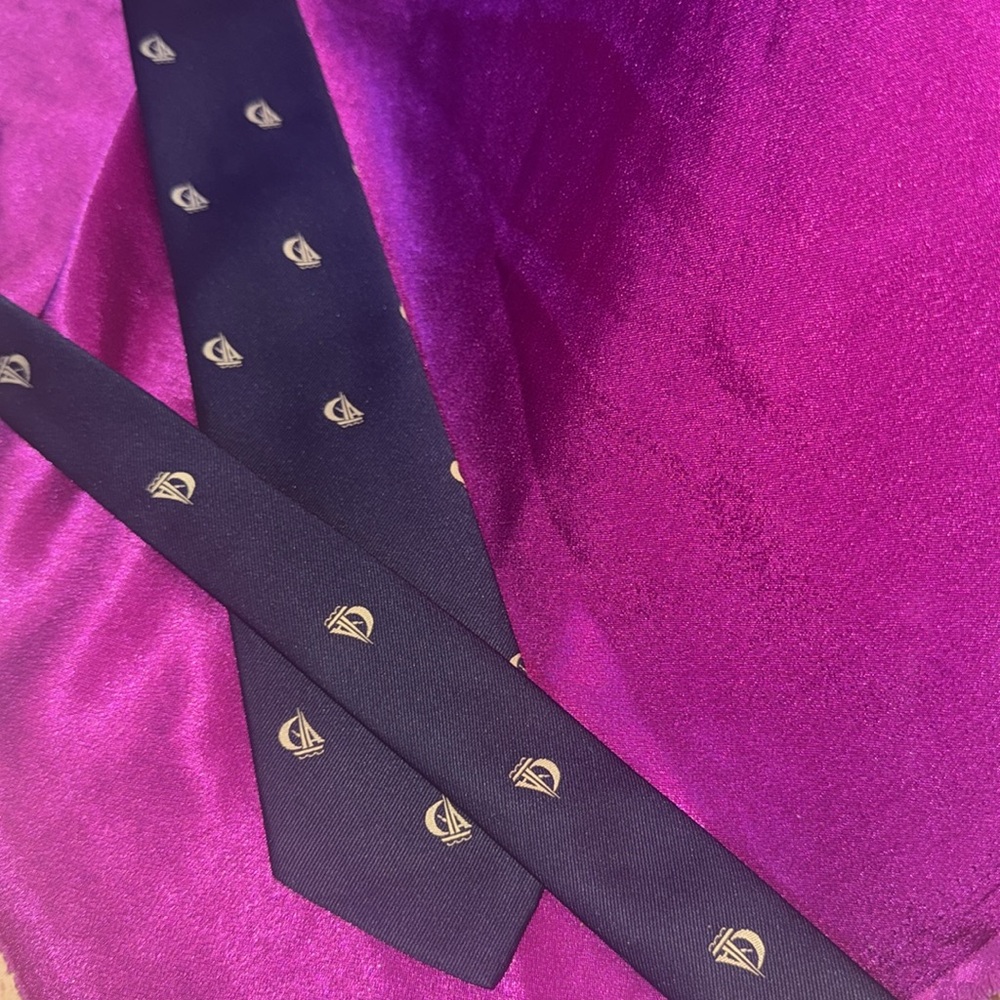 Nautical navy blue tie by House of Tuscany
Like new
